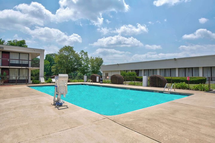 Pool 4 of 26