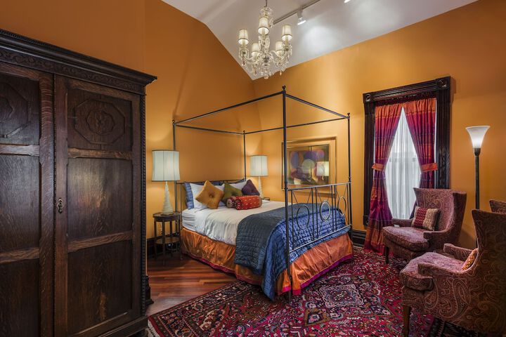 Room 27 of 47