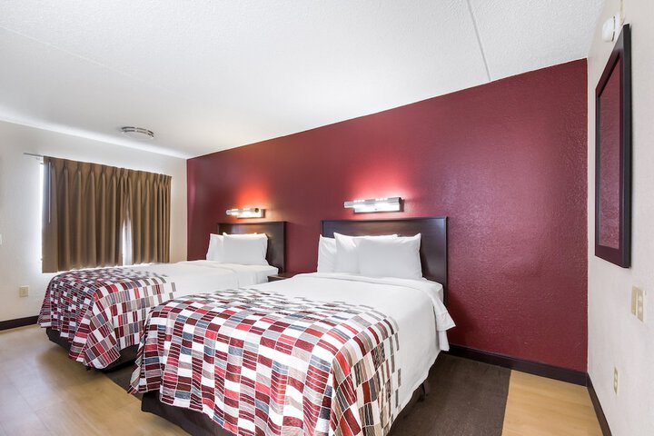 Room 32 of 35
