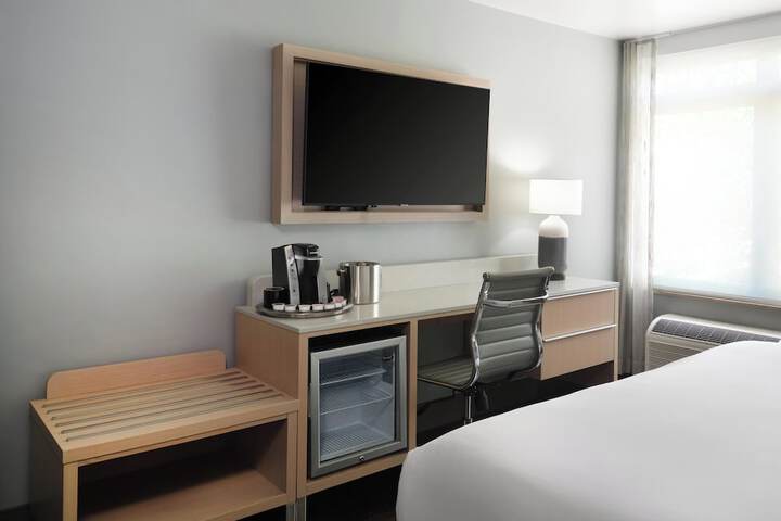 Hotel Indigo Long Island - East End by IHG