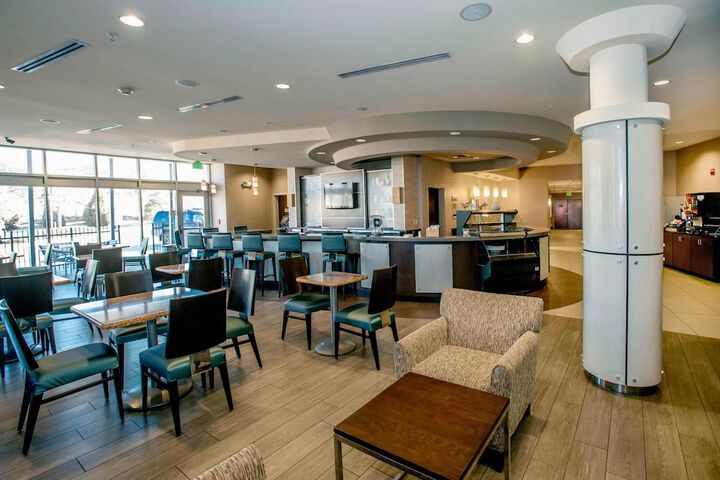 Hotel Interior 10 of 31