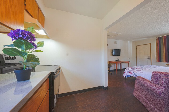 Room 33 of 60