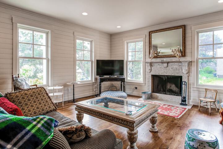 Modern Gearhart Getaway Walk to Beach & Downtown!