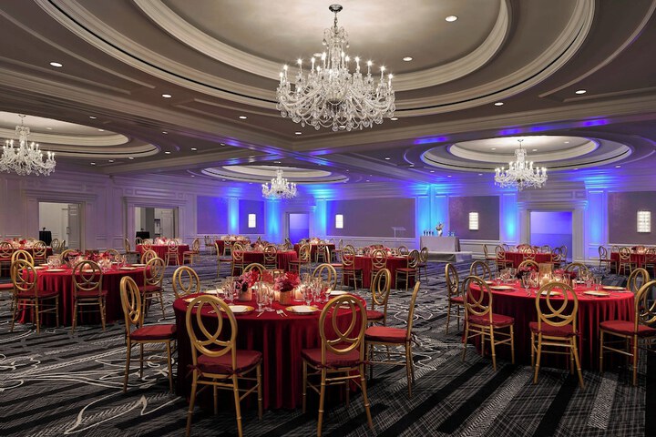 Ballroom/Hall 93 of 102