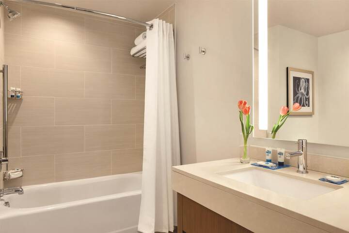 Hyatt House Virginia Beach / Oceanfront