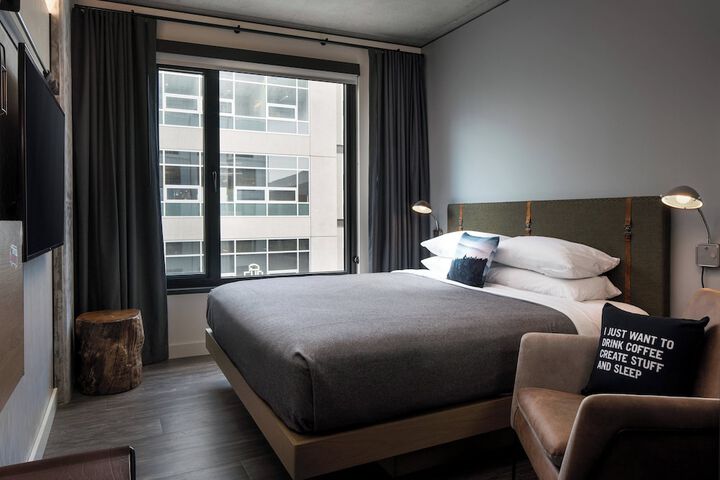 Room 42 of 51