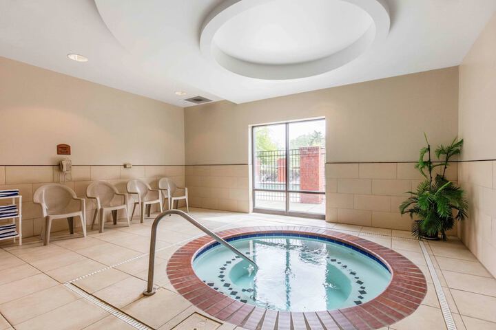 Pool 6 of 35