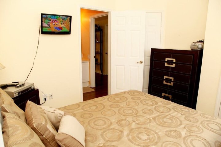 Room 17 of 39
