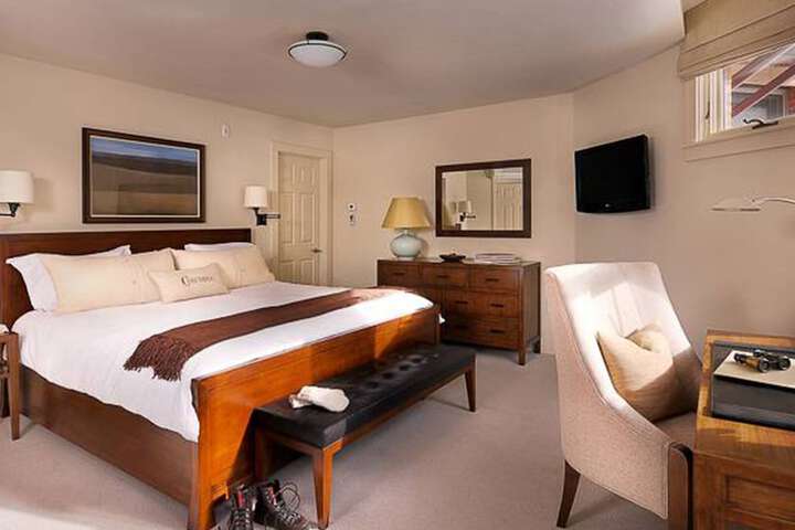 Room 40 of 93