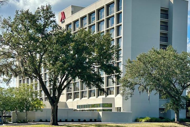 Hotel Exterior 48 of 49