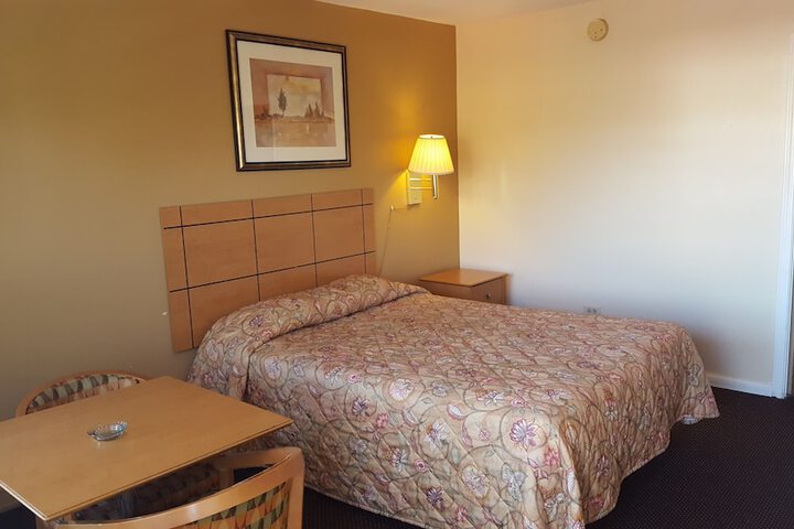 Room 22 of 38