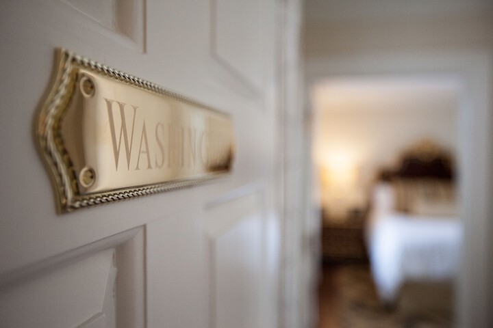 Room 115 of 221