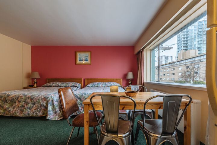 Room 47 of 77