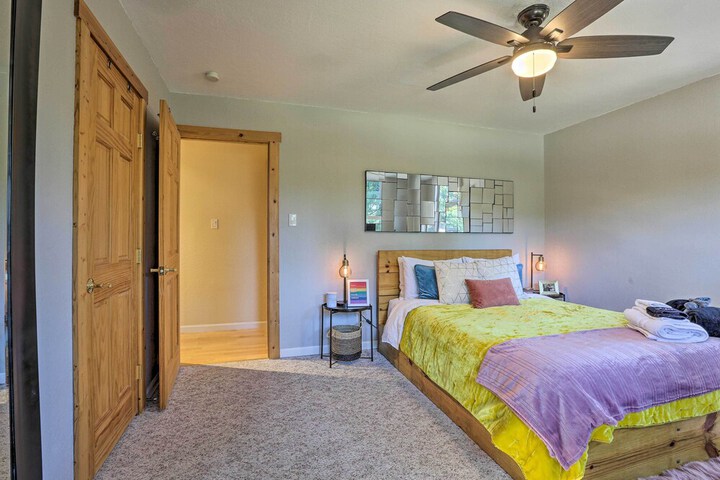 Luxe Auburn Hideaway w / Tennis Court & Views!
