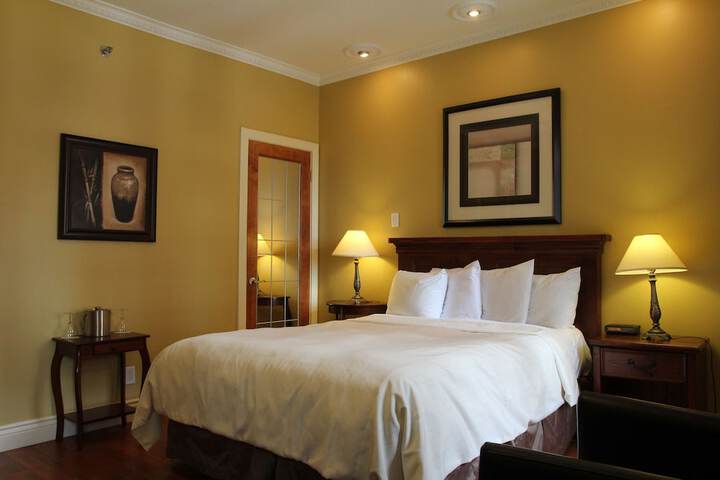Room 27 of 42