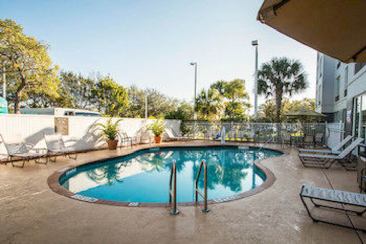 MainStay Suites