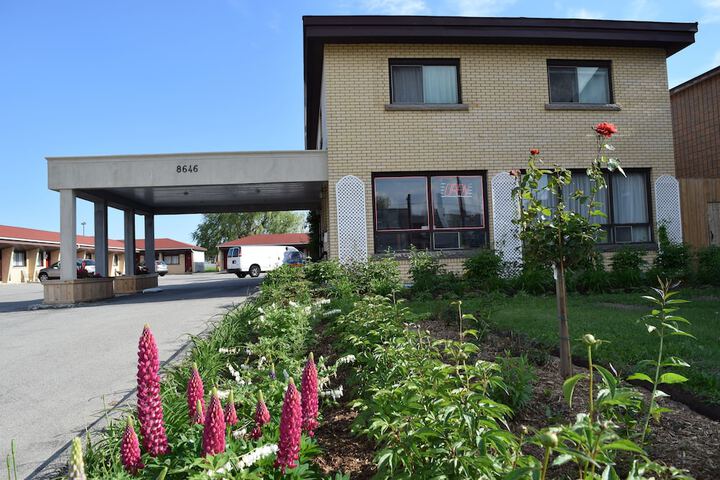 Hotel Exterior 39 of 42