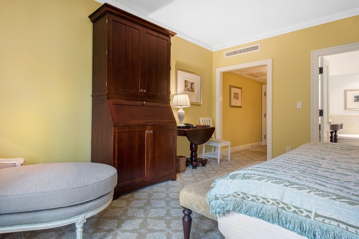 Room 54 of 185