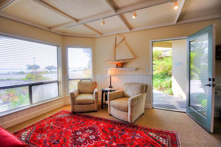 Baywood Inn Bed & Breakfast