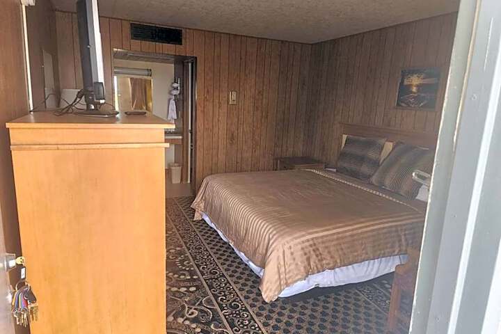 First Inn by OYO Quinter Hwy 70