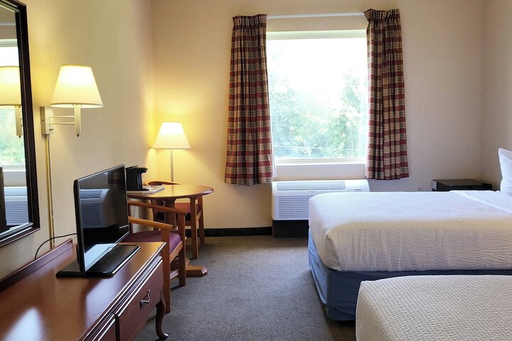 Room 8 of 32