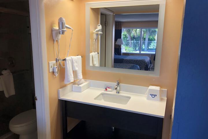 Room 15 of 26