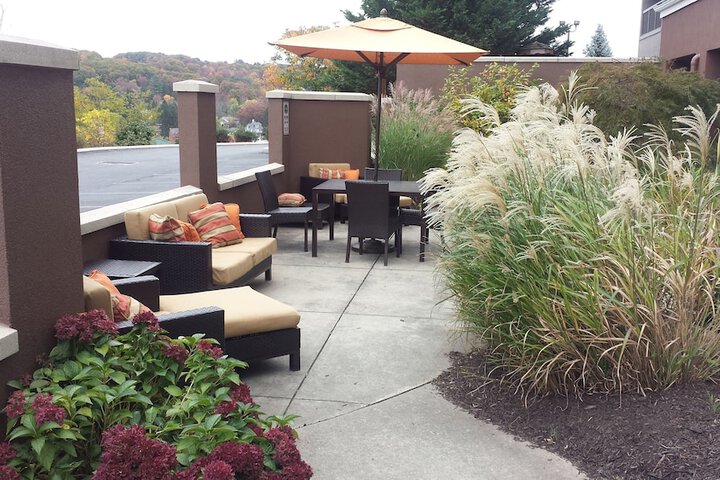 Hotel Exterior 133 of 135