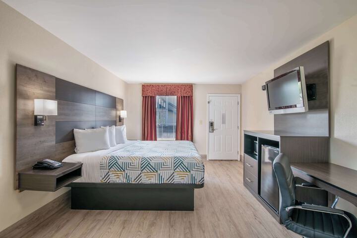 Room 15 of 29