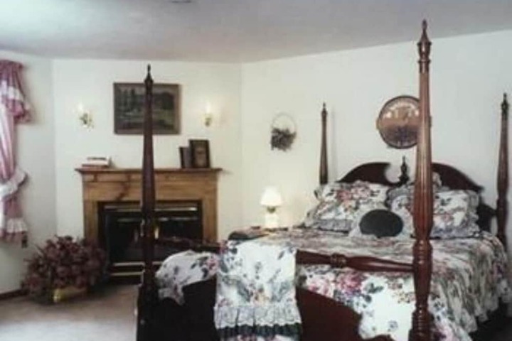 Sturbridge Country Inn