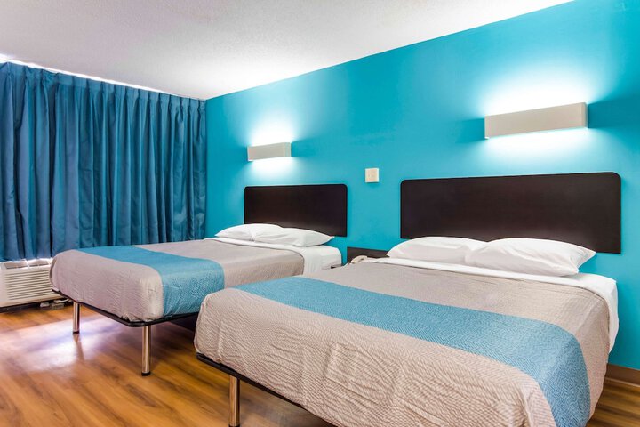 Room 14 of 25
