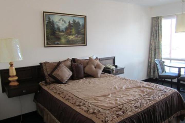 Room 16 of 21