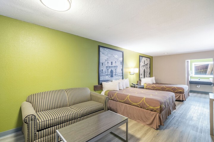 Room 118 of 132