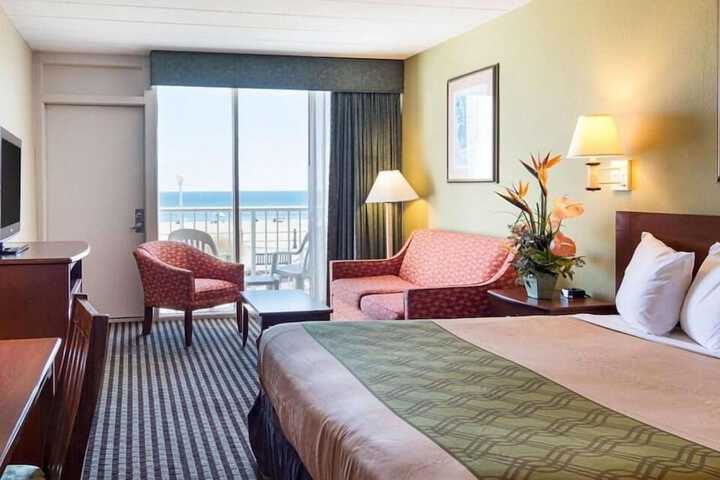 Room 4 of 5