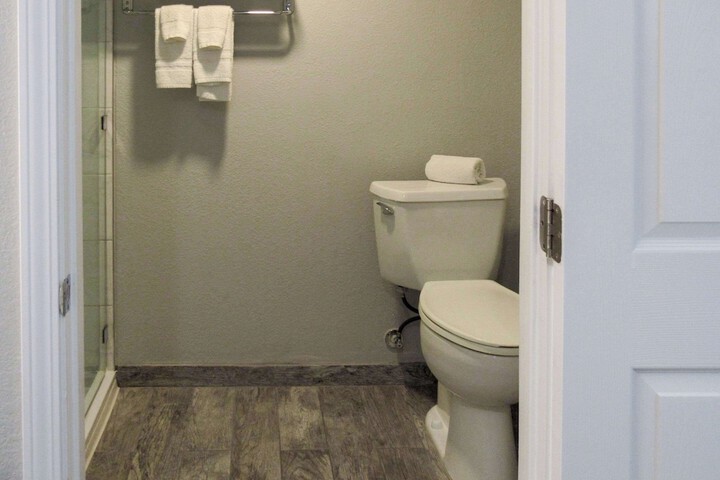 Room 40 of 61