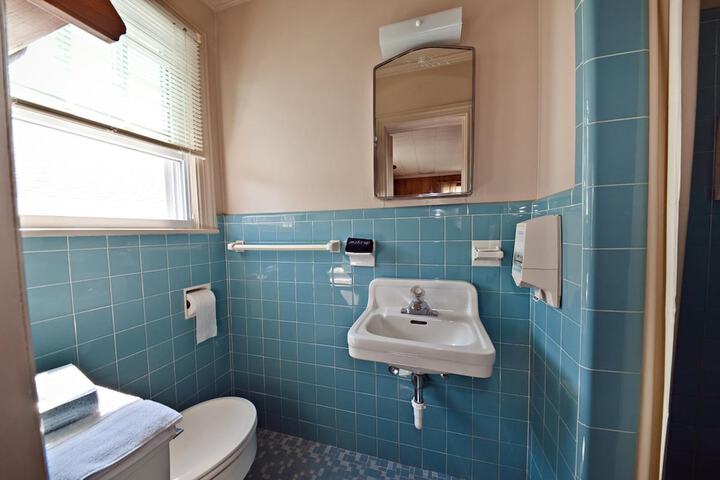 Room 15 of 63
