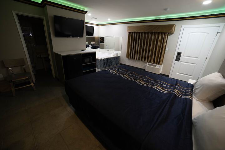 Room 15 of 20