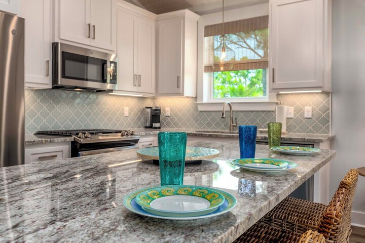Luxe Family Condo w / Gulf View in Dauphin Island!
