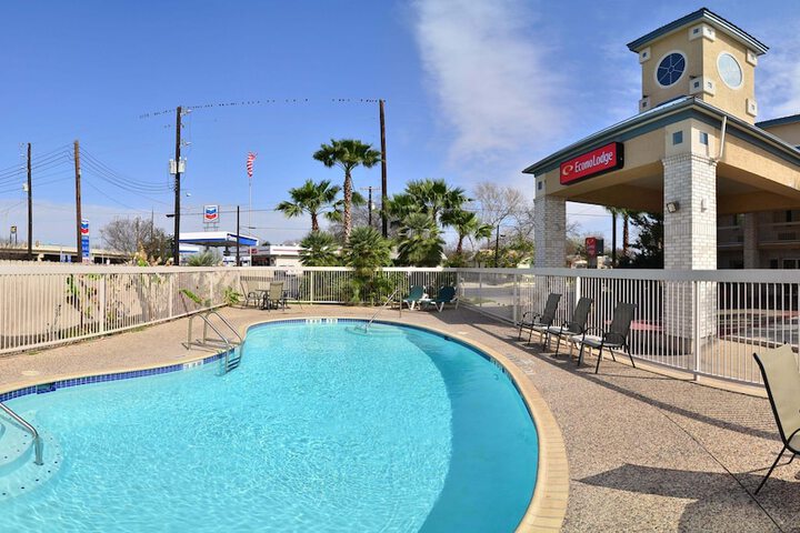 Pool 4 of 45