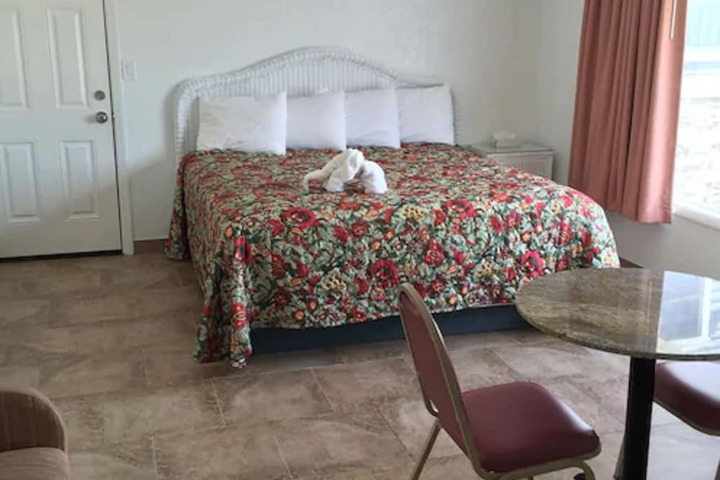 Room 30 of 40