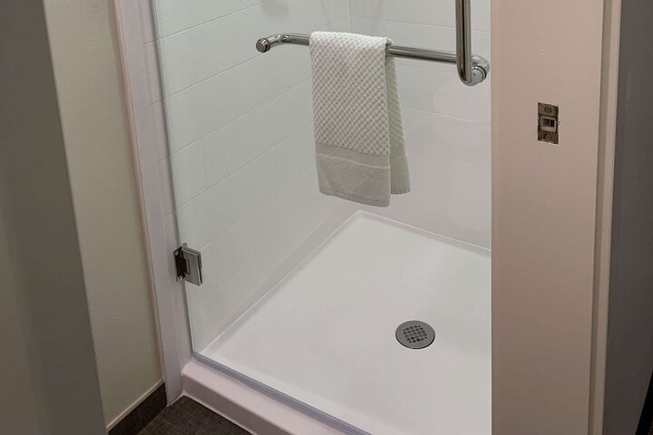 Room 12 of 16