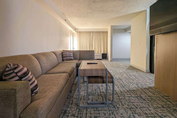 Room 35 of 48