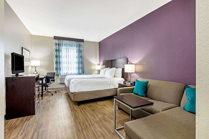 La Quinta Inn & Suites by Wyndham New Cumberland-Harrisburg