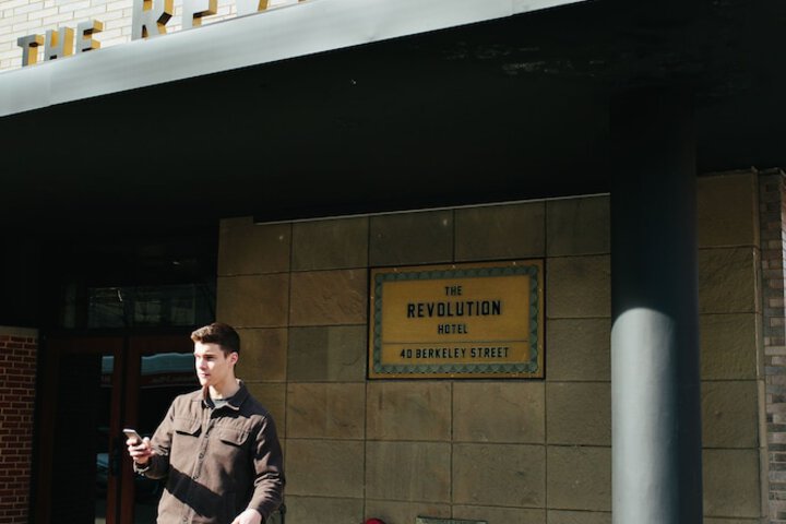 Hotel 3 of 101