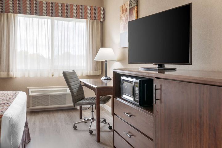 Room 16 of 42
