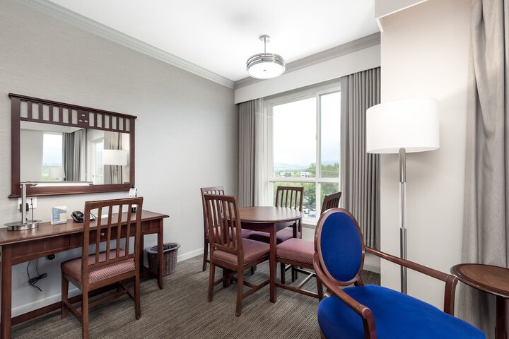 Room 35 of 102