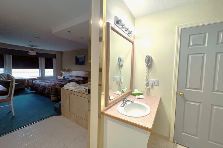 Room 5 of 19