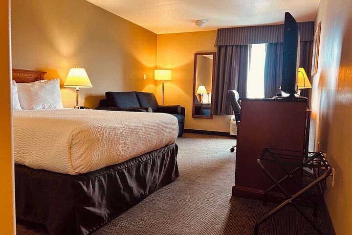Nomad Hotel and Suites