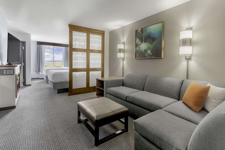 Room 28 of 38