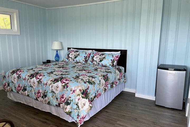 Room 3 of 7