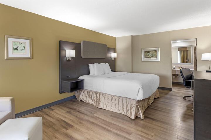Best Western Plus Madison-Huntsville Hotel